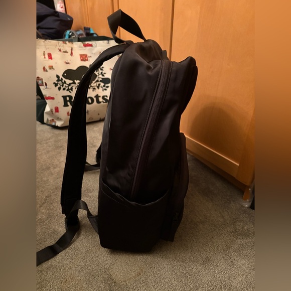 LULULEMON EVERYWHERE BACKPACK 22L**EXCELLENT** - Picture 2 of 7